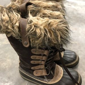 Sorel Shoes - Sorel Joan of Arctic boots size 9 Sorel Shoes - Sorel Joan of Arctic boots size 9